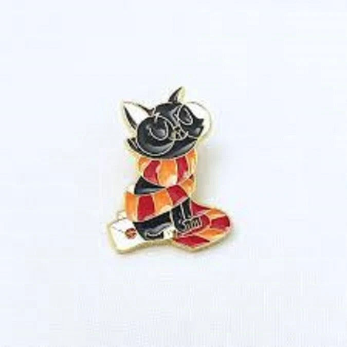 Gryffindor Cat pin with scarf
