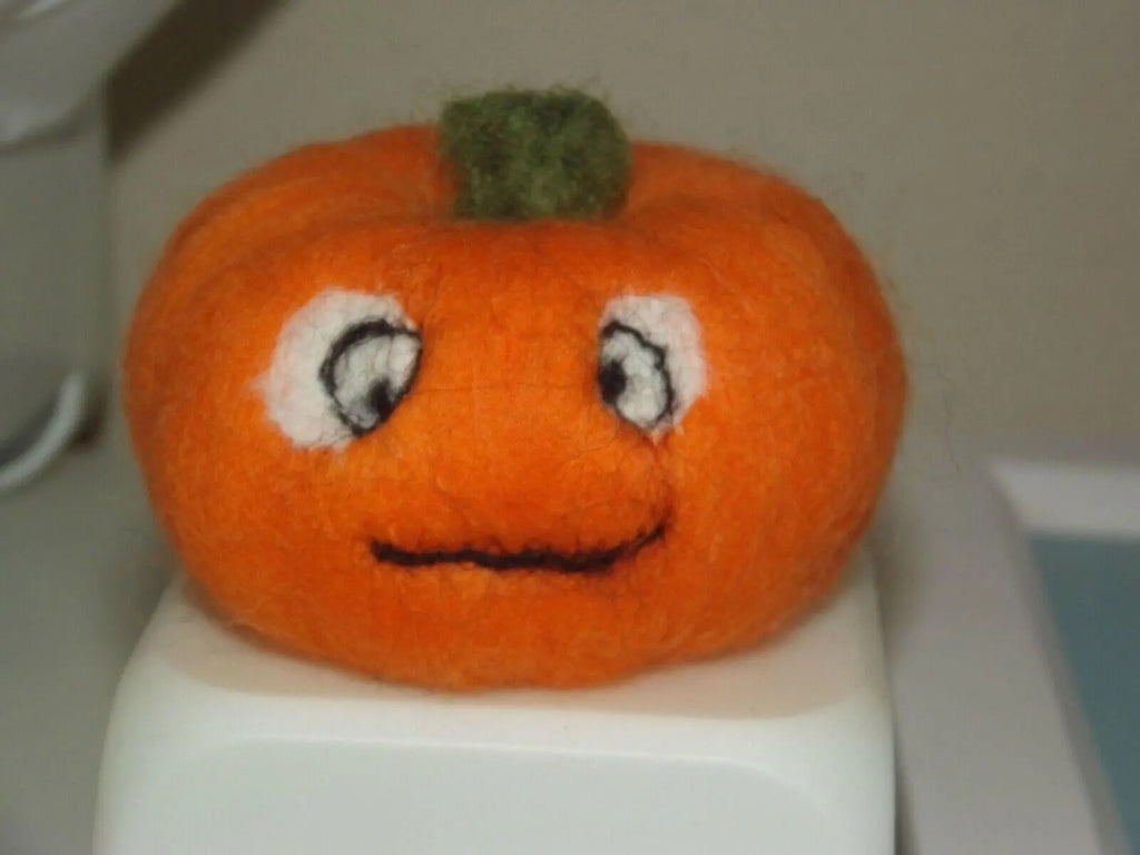 Pumpkin needle felt 2