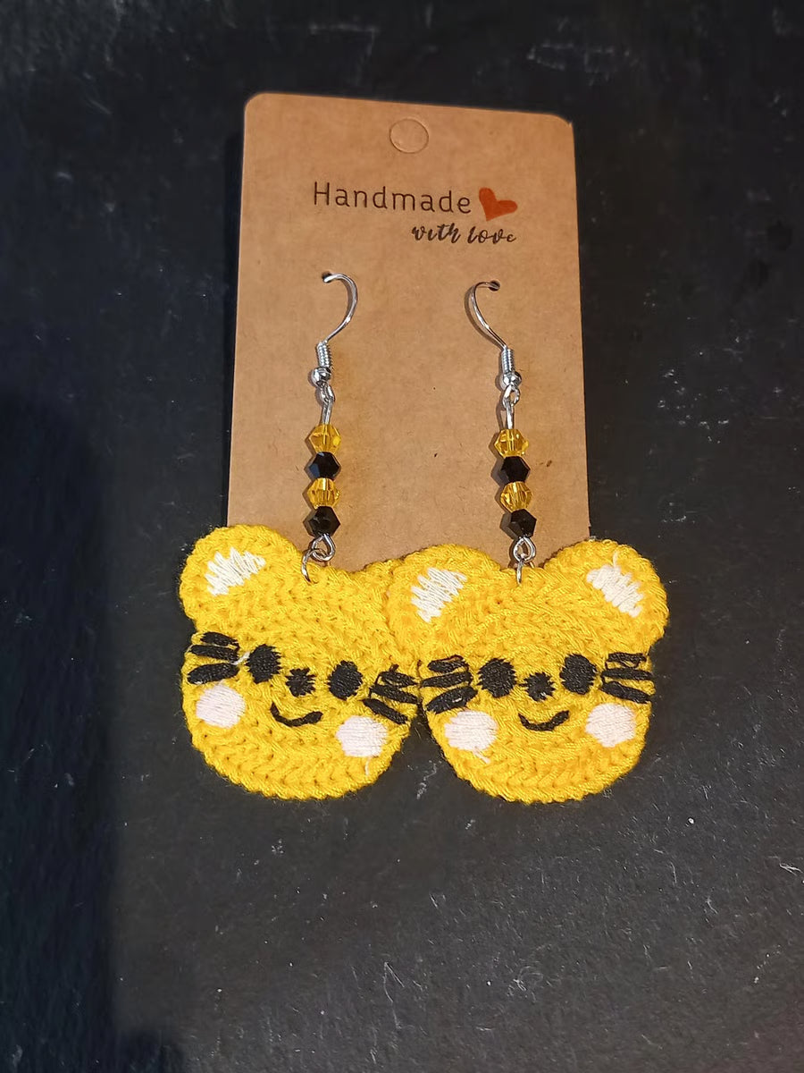 Yellow cat-shaped earrings 